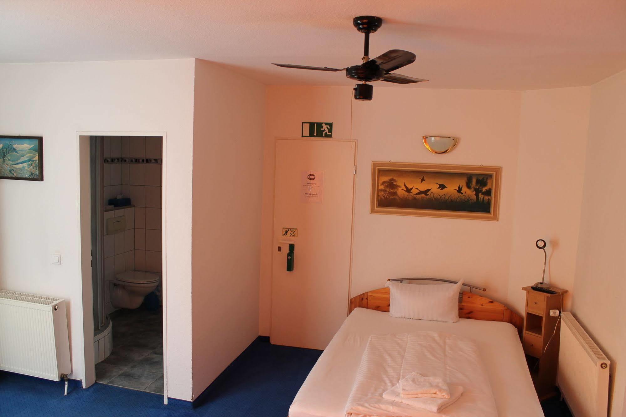 City Lounge Hotel ดุสเซลดอร์ฟ ภายนอก รูปภาพ